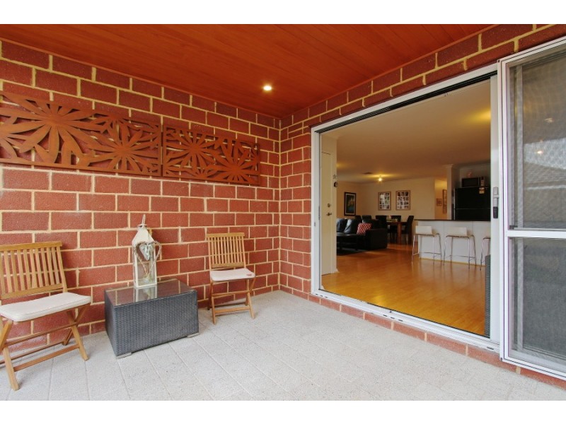 15 Donatti Retreat, Caversham WA 6055