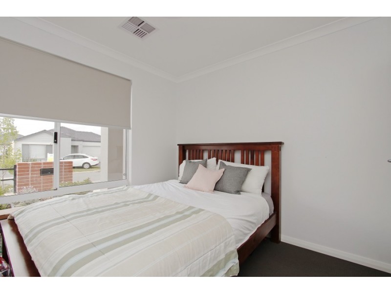 15 Donatti Retreat, Caversham WA 6055