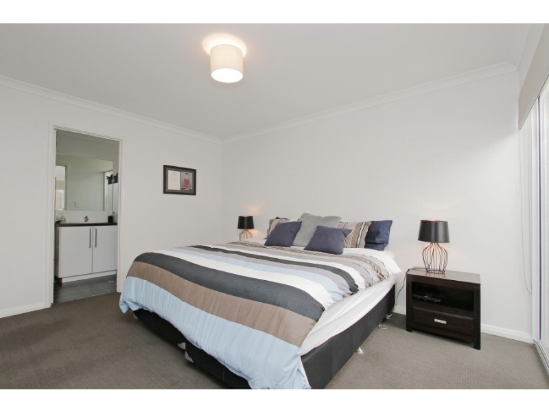 15 Donatti Retreat, Caversham WA 6055