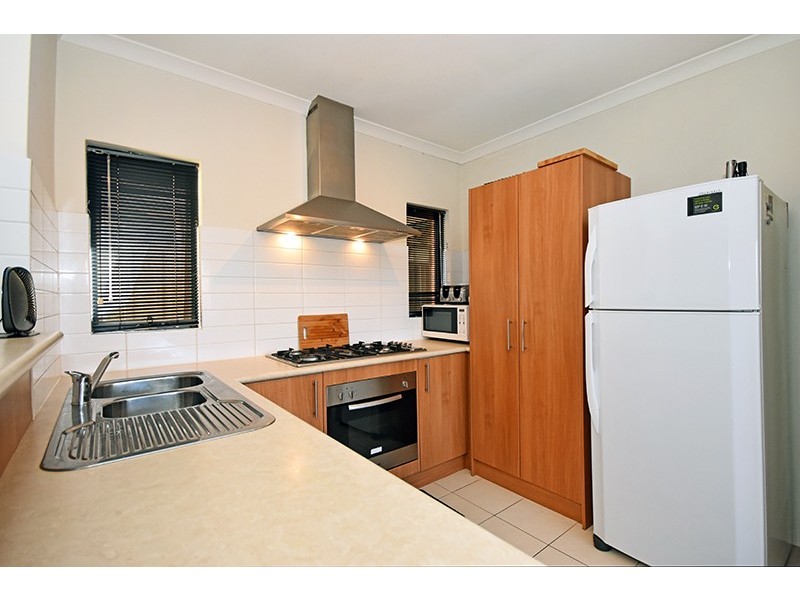 1/10 Dulegal Way, Aveley WA 6069