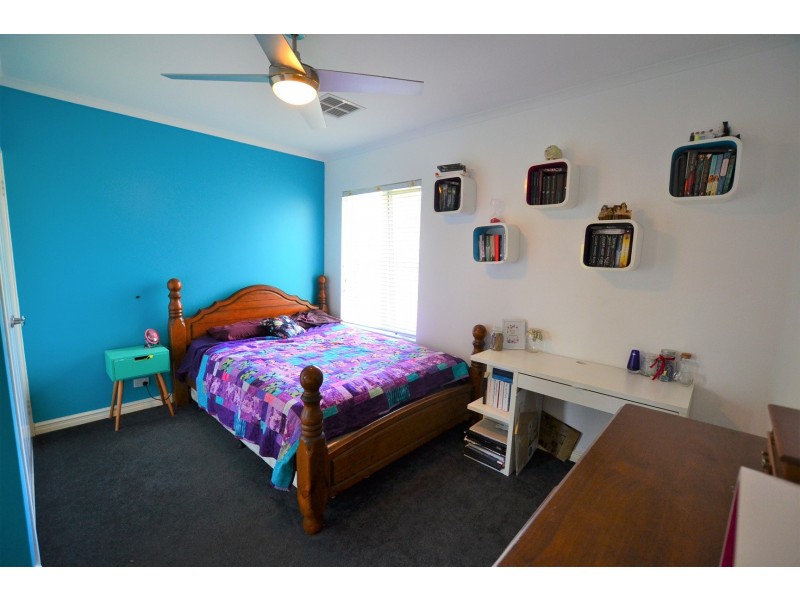 8 Kerries Link, The Vines WA 6069