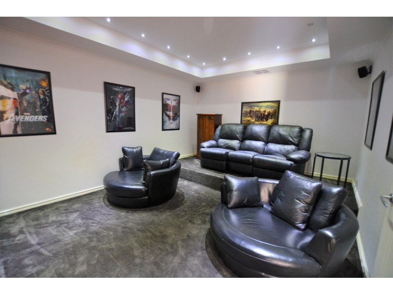 8 Kerries Link, The Vines WA 6069