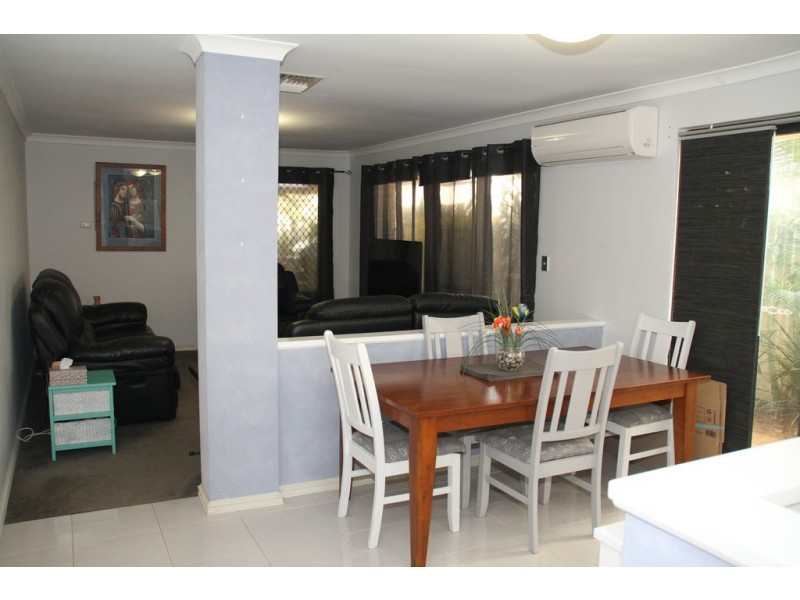 10 Toulon Lane, Ellenbrook WA 6069