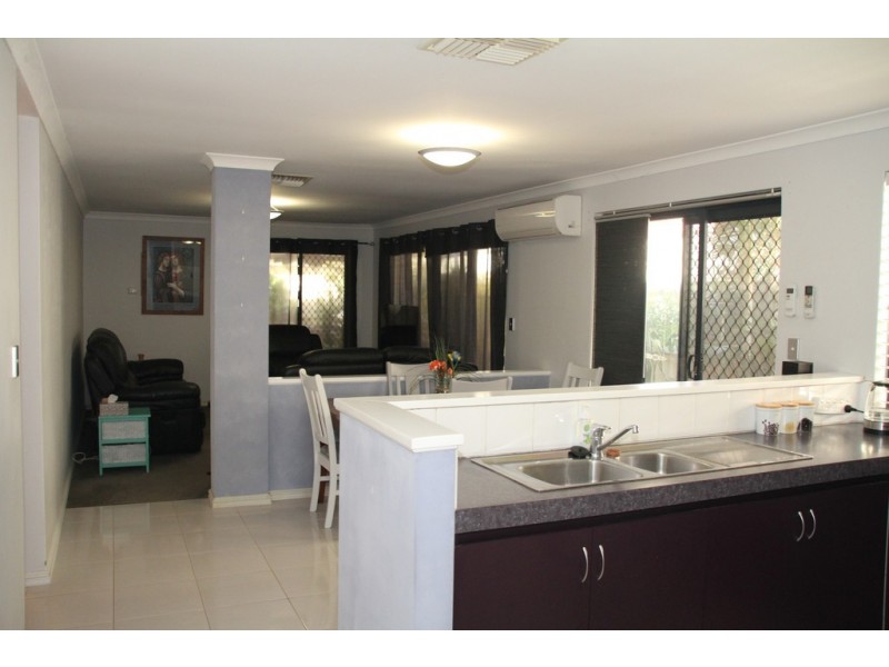 10 Toulon Lane, Ellenbrook WA 6069