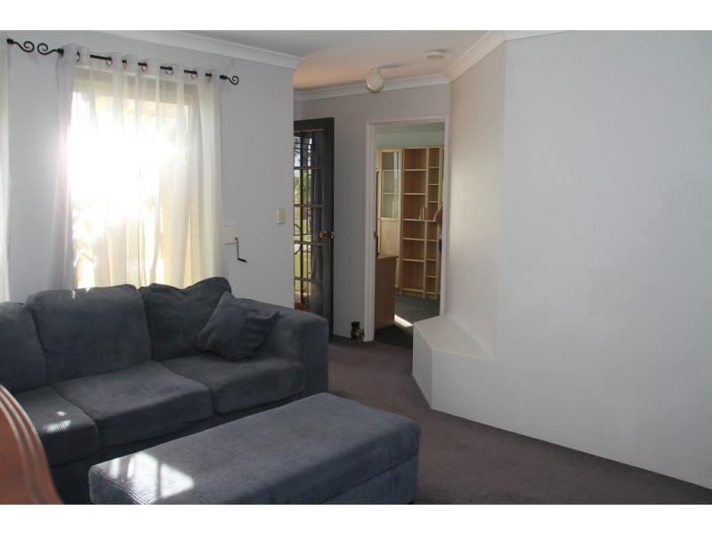 10 Toulon Lane, Ellenbrook WA 6069