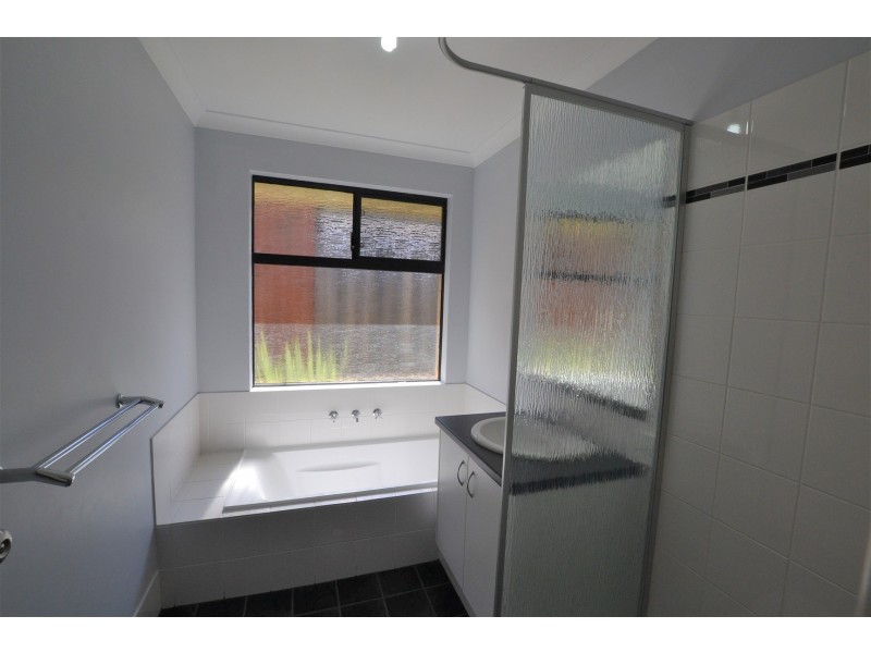 98 Elmridge Parkway, Ellenbrook WA 6069