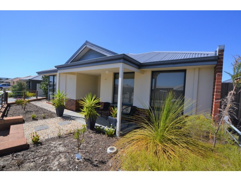 8 Midgegooroo Street, Ellenbrook WA 6069