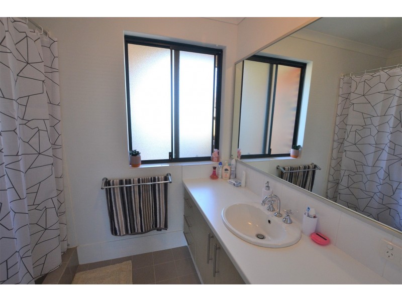 8 Midgegooroo Street, Ellenbrook WA 6069