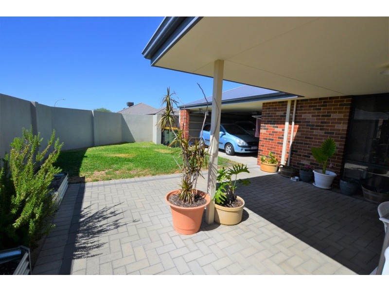 8 Midgegooroo Street, Ellenbrook WA 6069