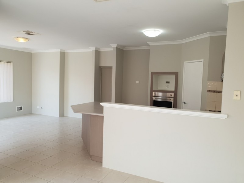 2/7 Madden Way, Ellenbrook WA 6069