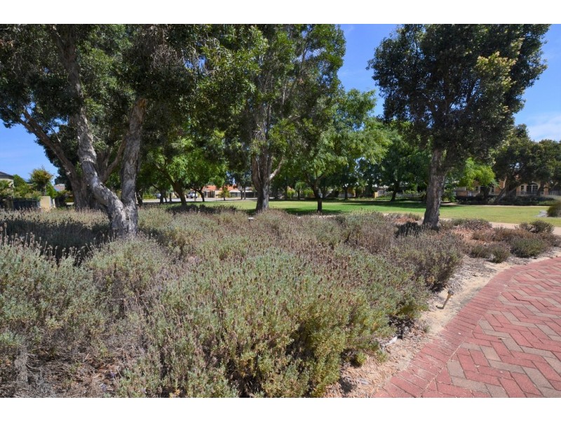 2 Siena Lane, Ellenbrook WA 6069