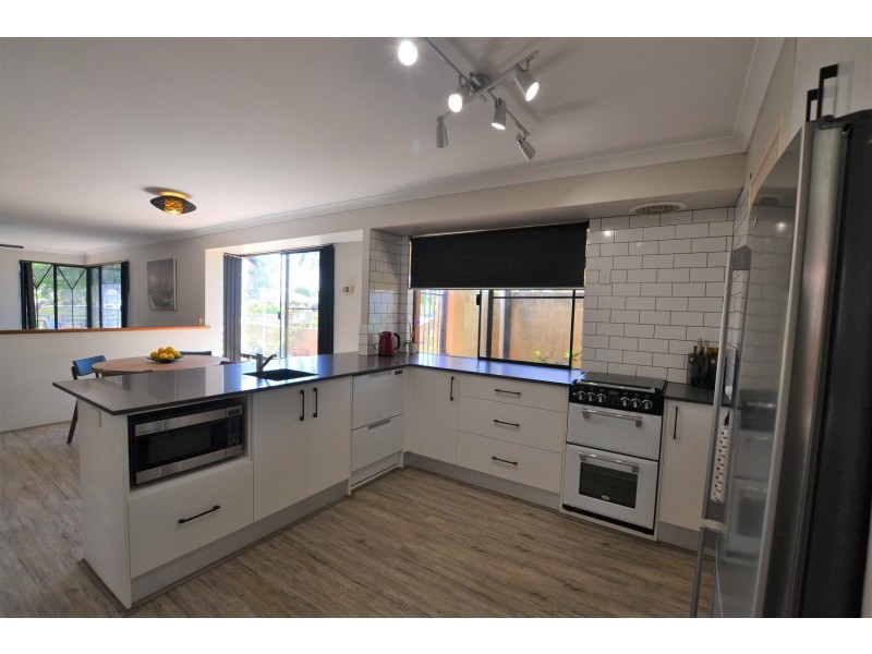 2 Siena Lane, Ellenbrook WA 6069