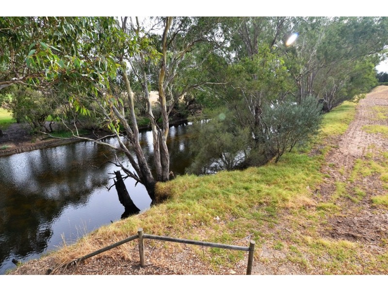 102 Barrett Street, Herne Hill WA 6056