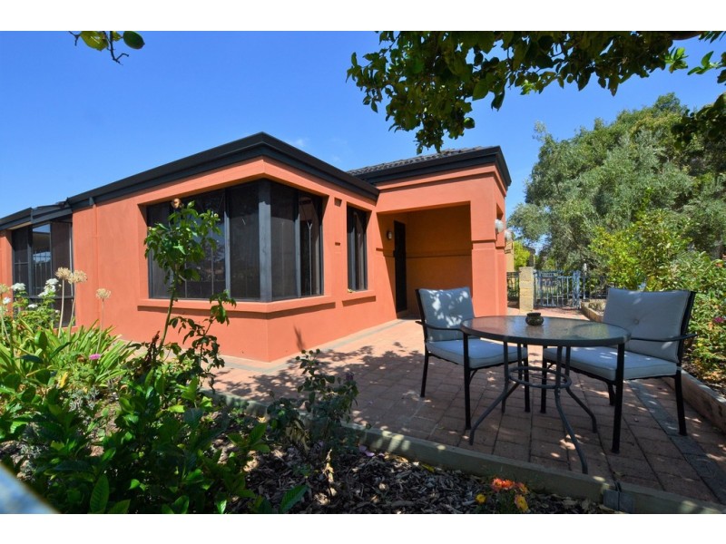2 Siena Lane, Ellenbrook WA 6069