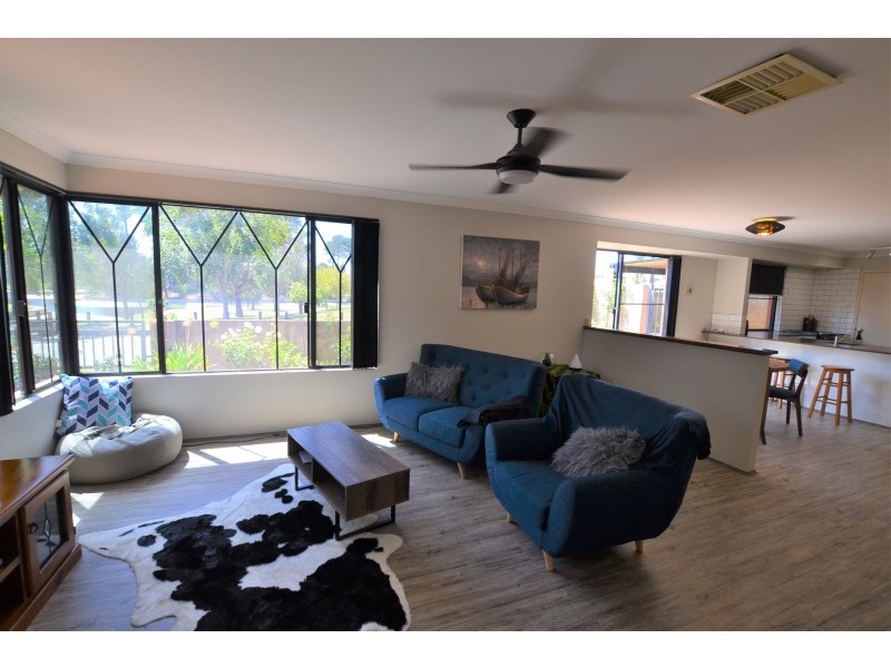 2 Siena Lane, Ellenbrook WA 6069