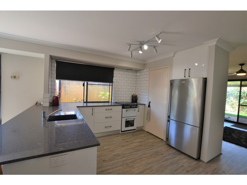 2 Siena Lane, Ellenbrook WA 6069