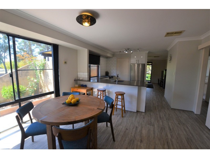 2 Siena Lane, Ellenbrook WA 6069