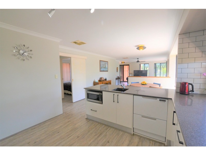 2 Siena Lane, Ellenbrook WA 6069