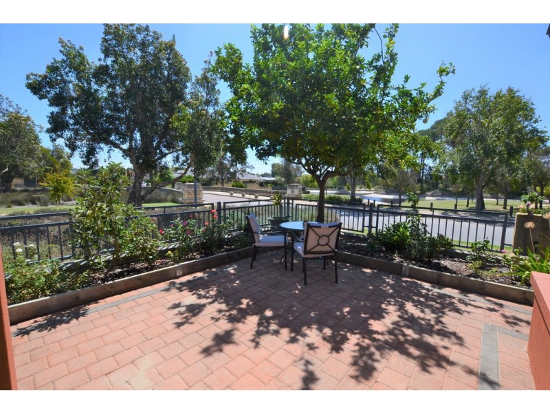 2 Siena Lane, Ellenbrook WA 6069