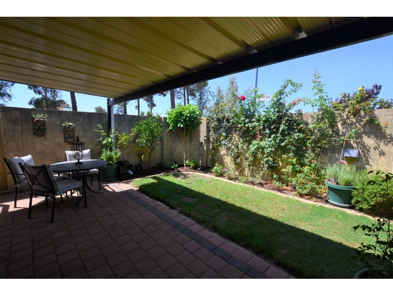 2 Siena Lane, Ellenbrook WA 6069