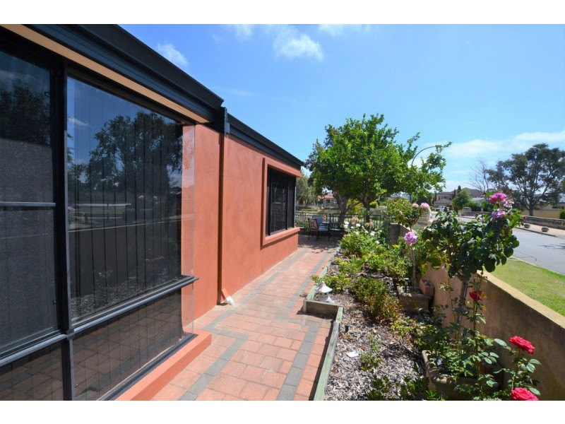 2 Siena Lane, Ellenbrook WA 6069