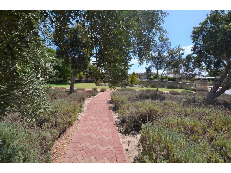 2 Siena Lane, Ellenbrook WA 6069