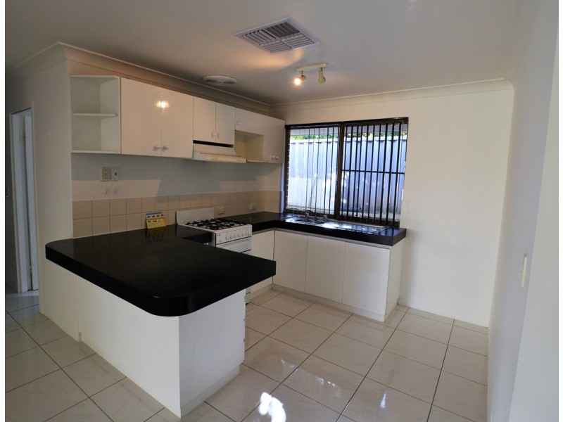 14 Harcourt Place, Bellevue WA 6056