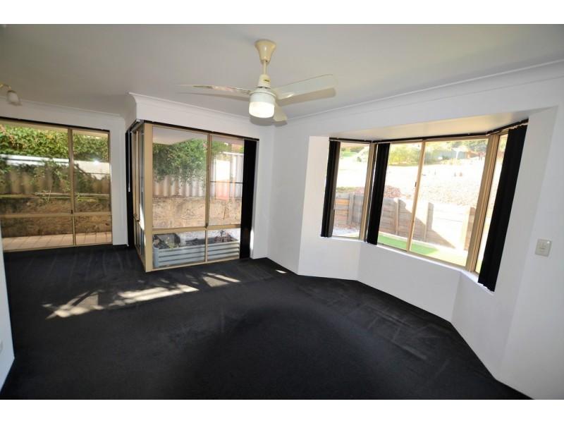 14 Harcourt Place, Bellevue WA 6056