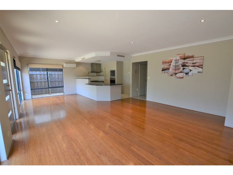 121 Pavilion Circle, The Vines WA 6069