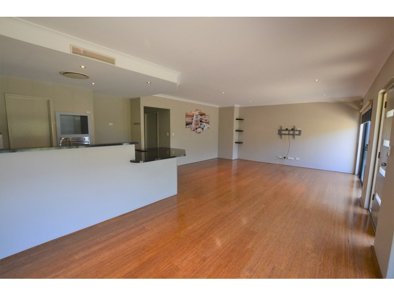 121 Pavilion Circle, The Vines WA 6069