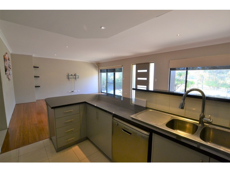 121 Pavilion Circle, The Vines WA 6069