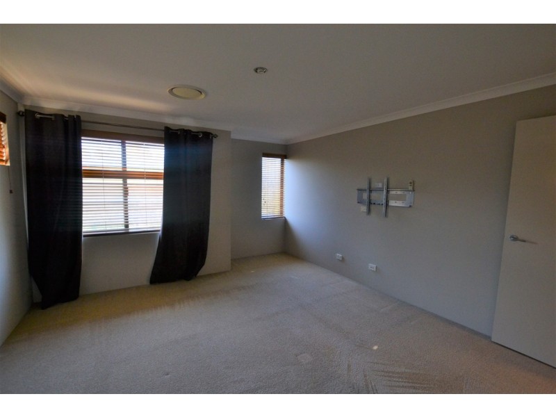 121 Pavilion Circle, The Vines WA 6069