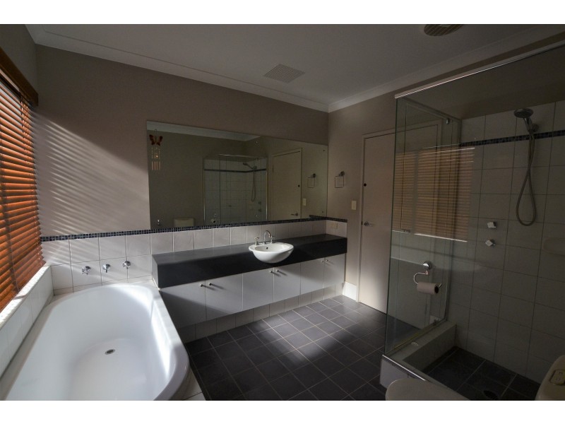 121 Pavilion Circle, The Vines WA 6069