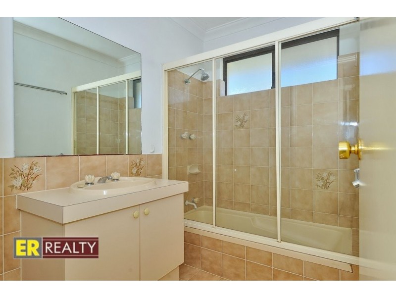 2 Magnolia Close, Ballajura WA 6066