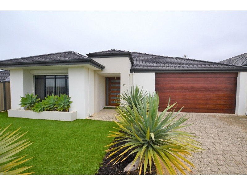 27 Tranquility Crescent, Aveley WA 6069