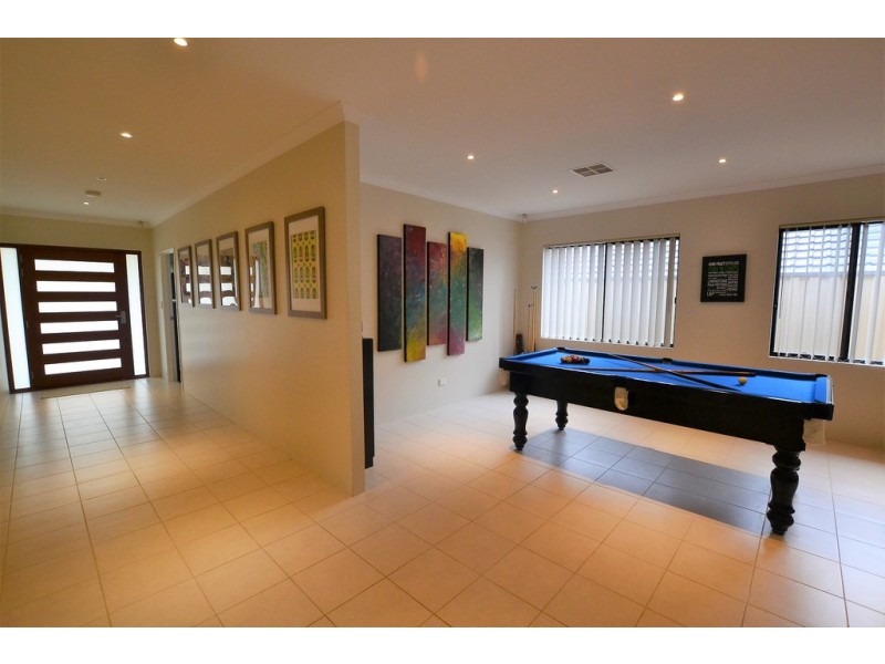 27 Tranquility Crescent, Aveley WA 6069