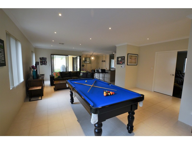 27 Tranquility Crescent, Aveley WA 6069