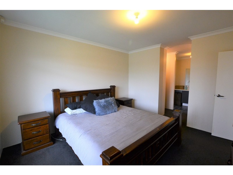 27 Tranquility Crescent, Aveley WA 6069