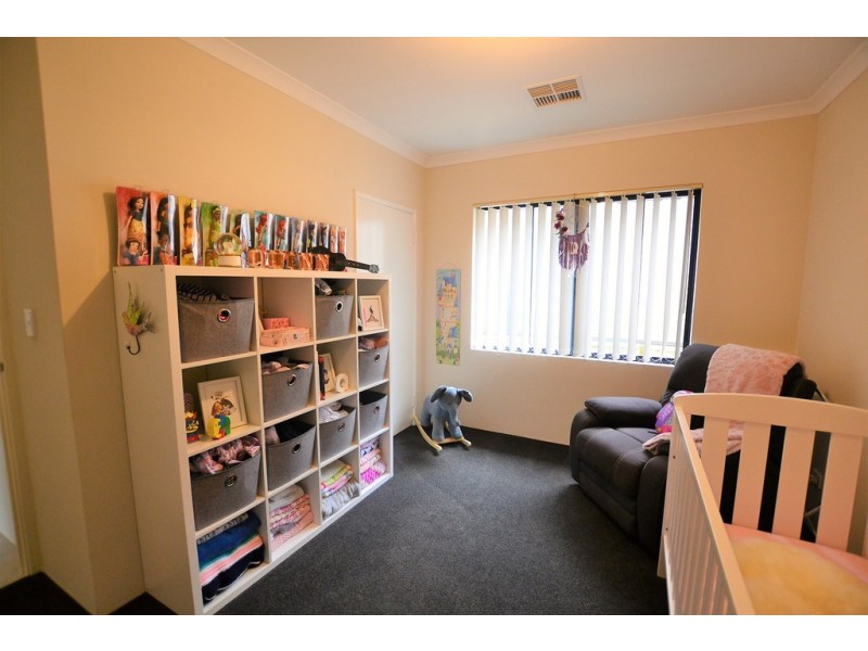 27 Tranquility Crescent, Aveley WA 6069