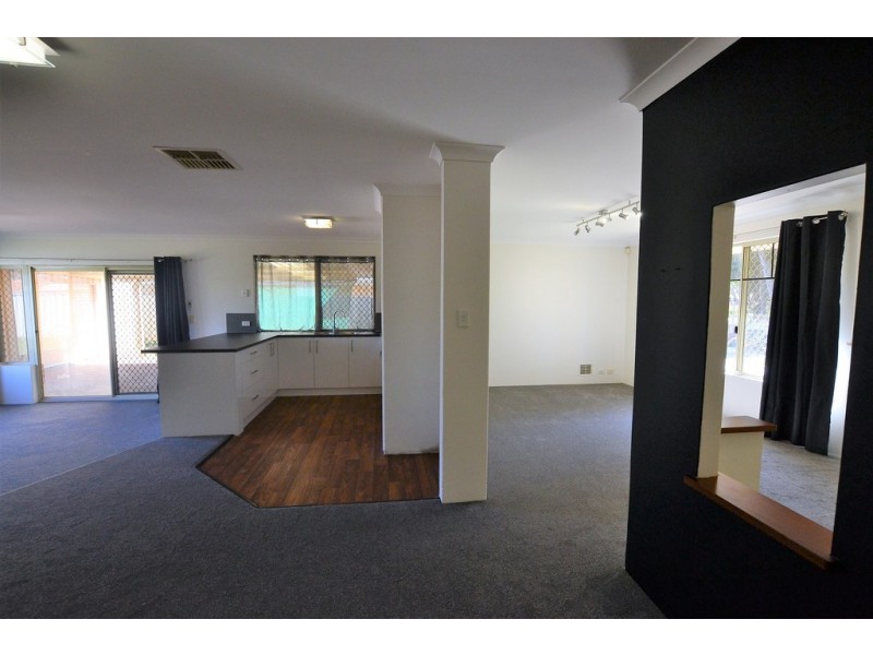 10 Bombay Entrance, Stratton WA 6056