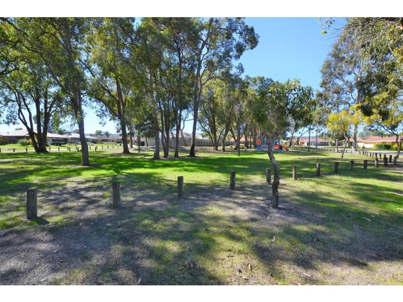 10 Bombay Entrance, Stratton WA 6056