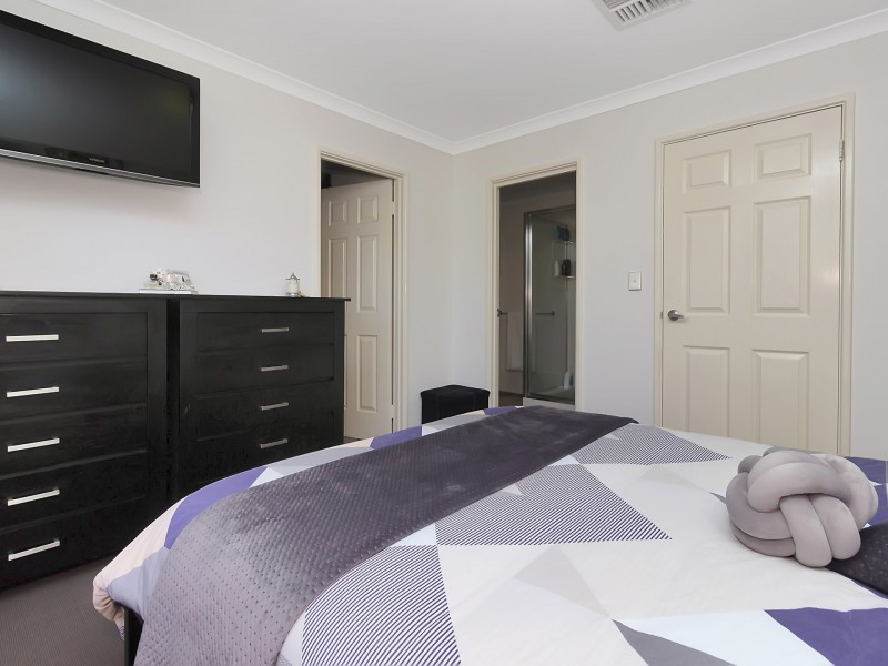 56 Lago Promenade, Aveley WA 6069