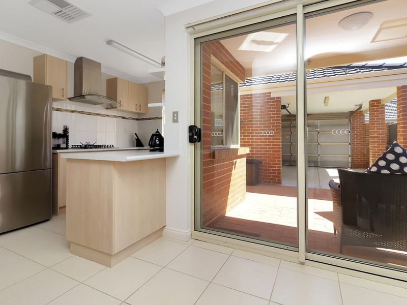 56 Lago Promenade, Aveley WA 6069