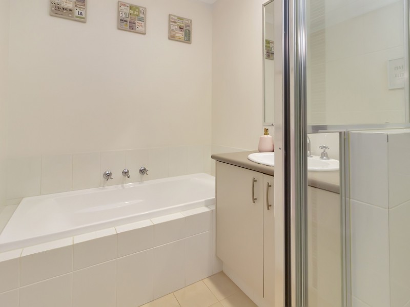 56 Lago Promenade, Aveley WA 6069