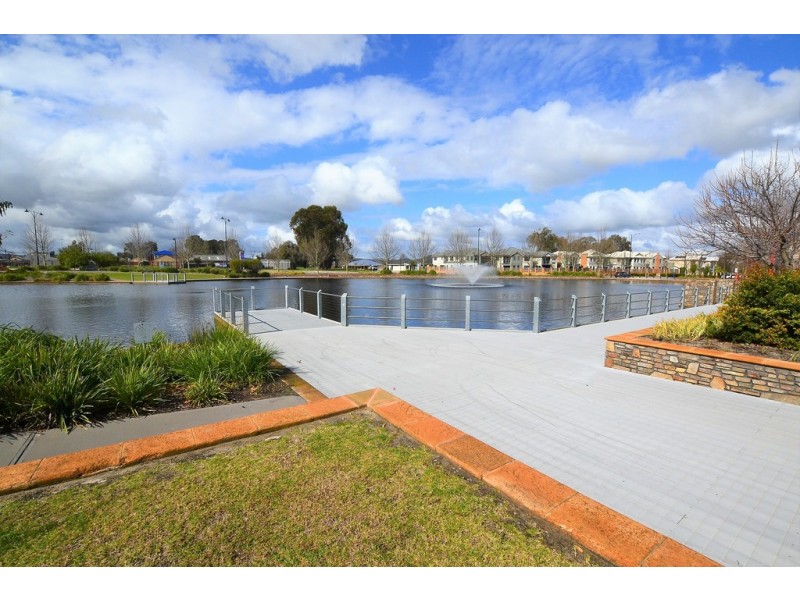 56 Lago Promenade, Aveley WA 6069