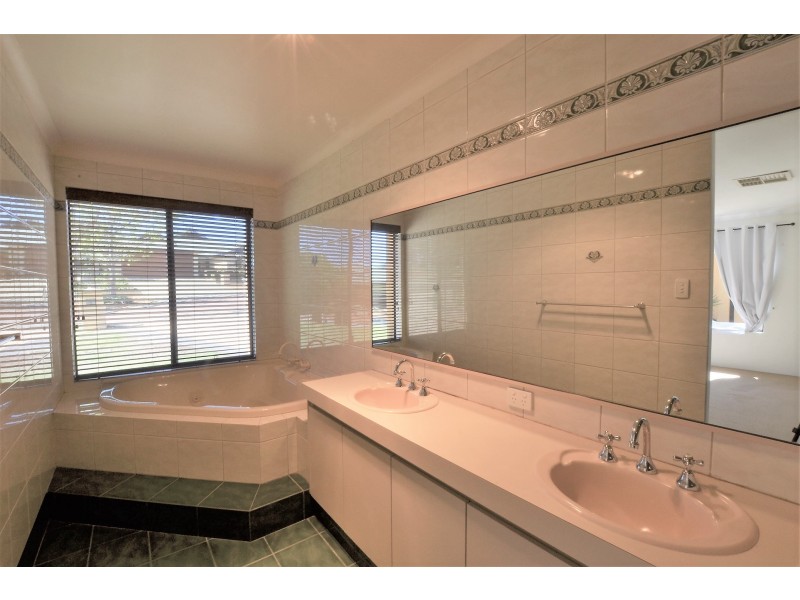 4 Cuvier Rise, Jane Brook WA 6056