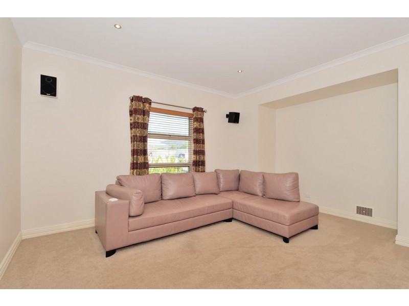 99 Fantail Crescent, Ellenbrook WA 6069