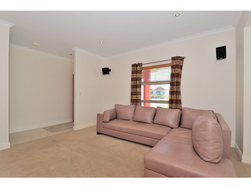 99 Fantail Crescent, Ellenbrook WA 6069