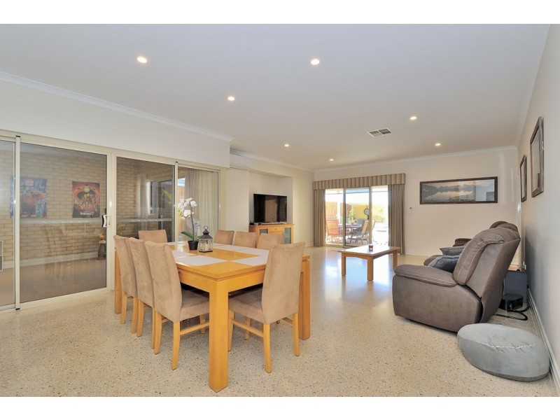 99 Fantail Crescent, Ellenbrook WA 6069