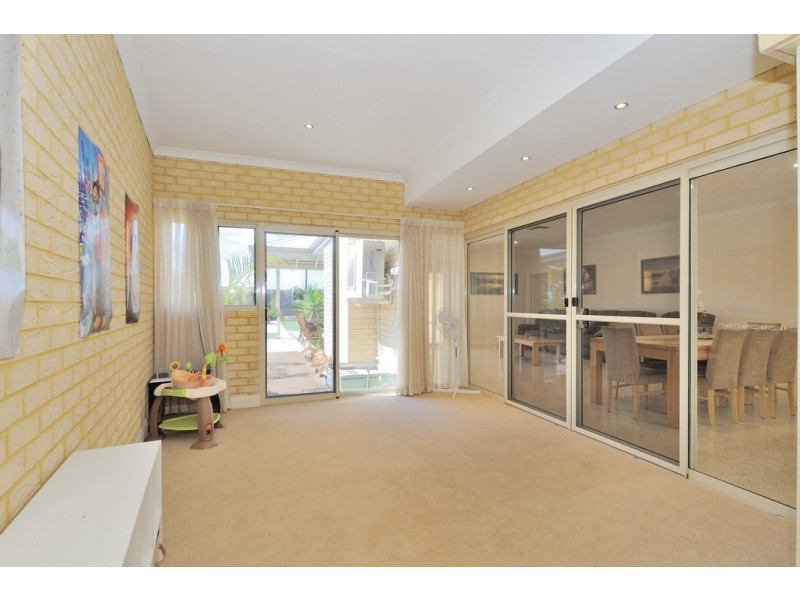 99 Fantail Crescent, Ellenbrook WA 6069